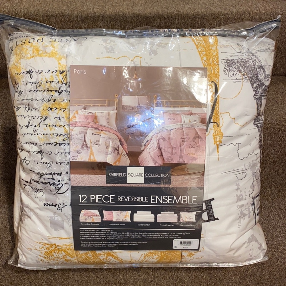 💖🤍🖤NWT Paris 12 PC Reversible Comforter Set